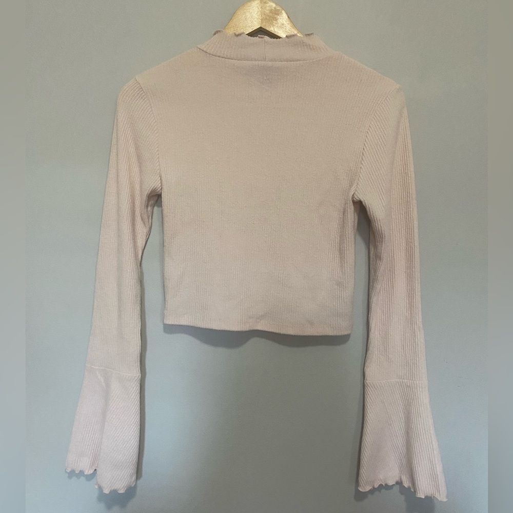 Forever 21 Cream Long Bell Sleeved Crop Top Size Medium - Picture 7 of 7
